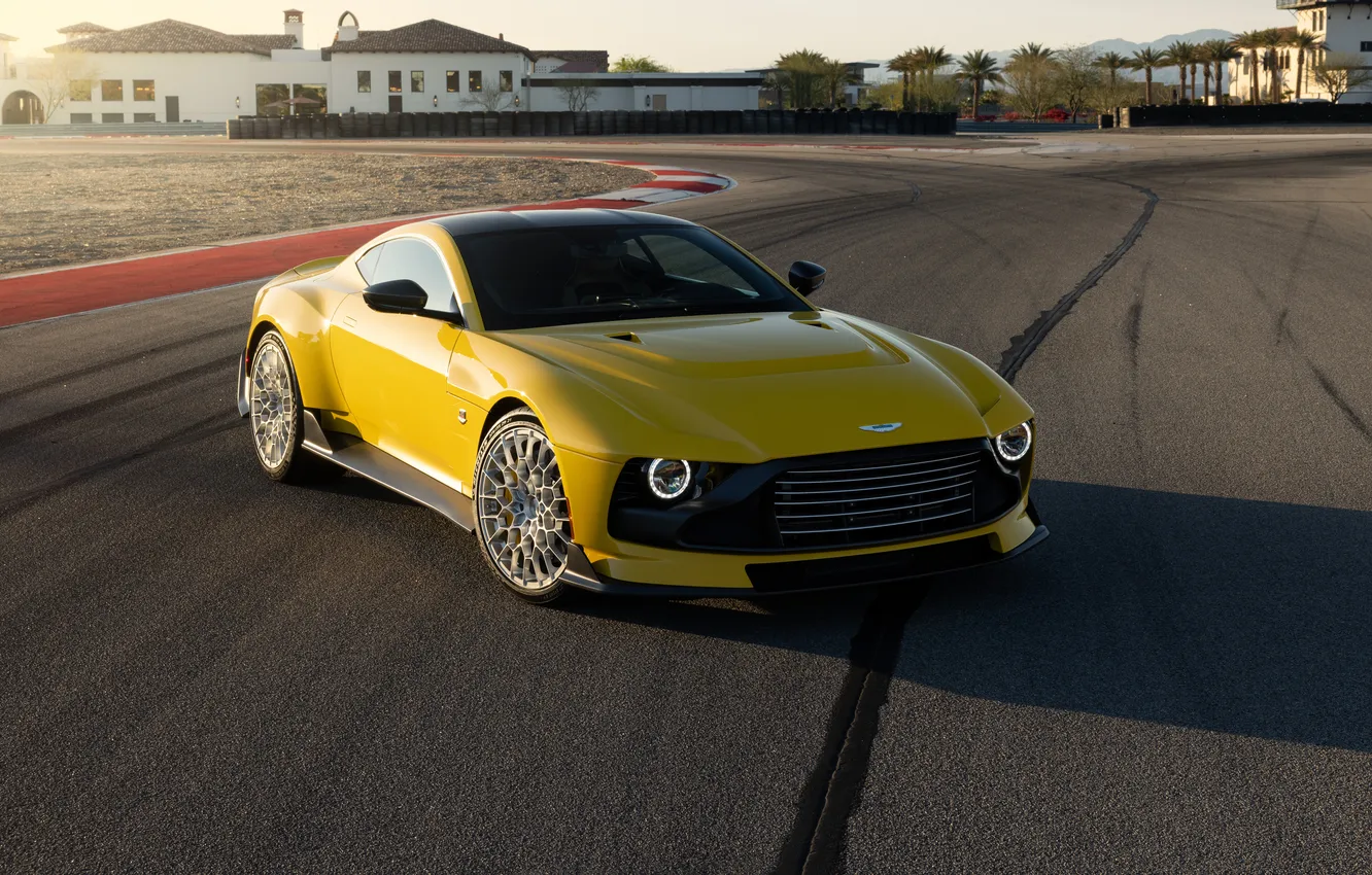 Фото обои Aston Martin, 2025, Valour, track, Race