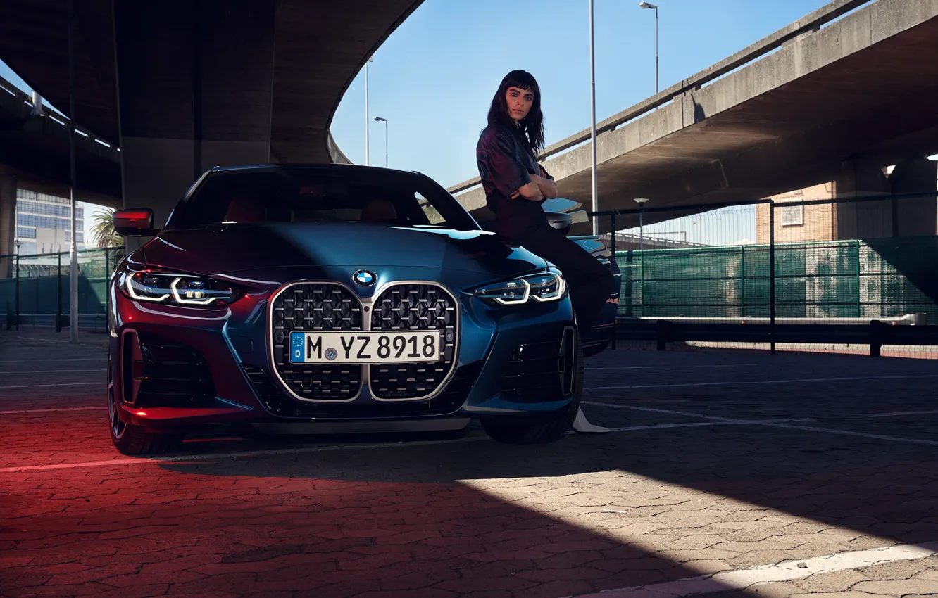 Фото обои поза, мосты, Coupe, паркинг, красивая брюнетка, BMW 4, BMW 4 Coupe