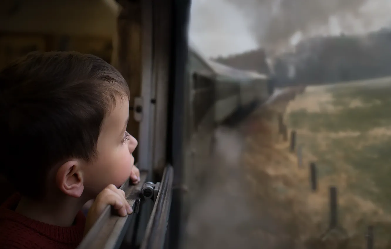 Фото обои поезд, мальчик, вагон