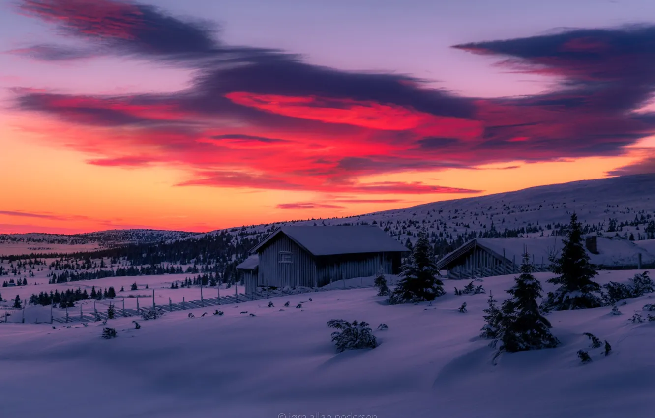 Фото обои зима, небо, снег, закат, дома, север