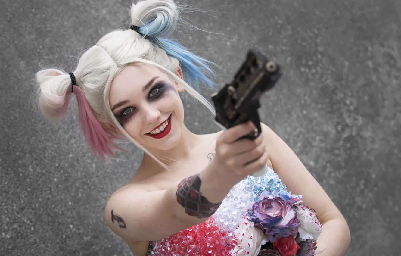 Фото обои взгляд, девушка, лицо, пистолет, косплей, макияж стиль