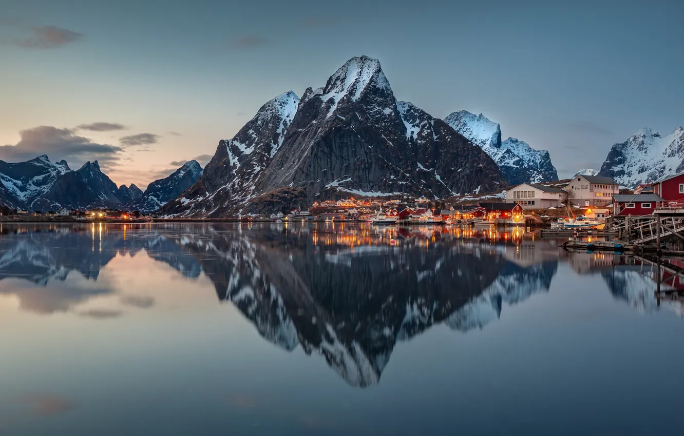 Фото обои горы, отражение, деревня, Норвегия, домики, Norway, фьорд, Лофотенские острова