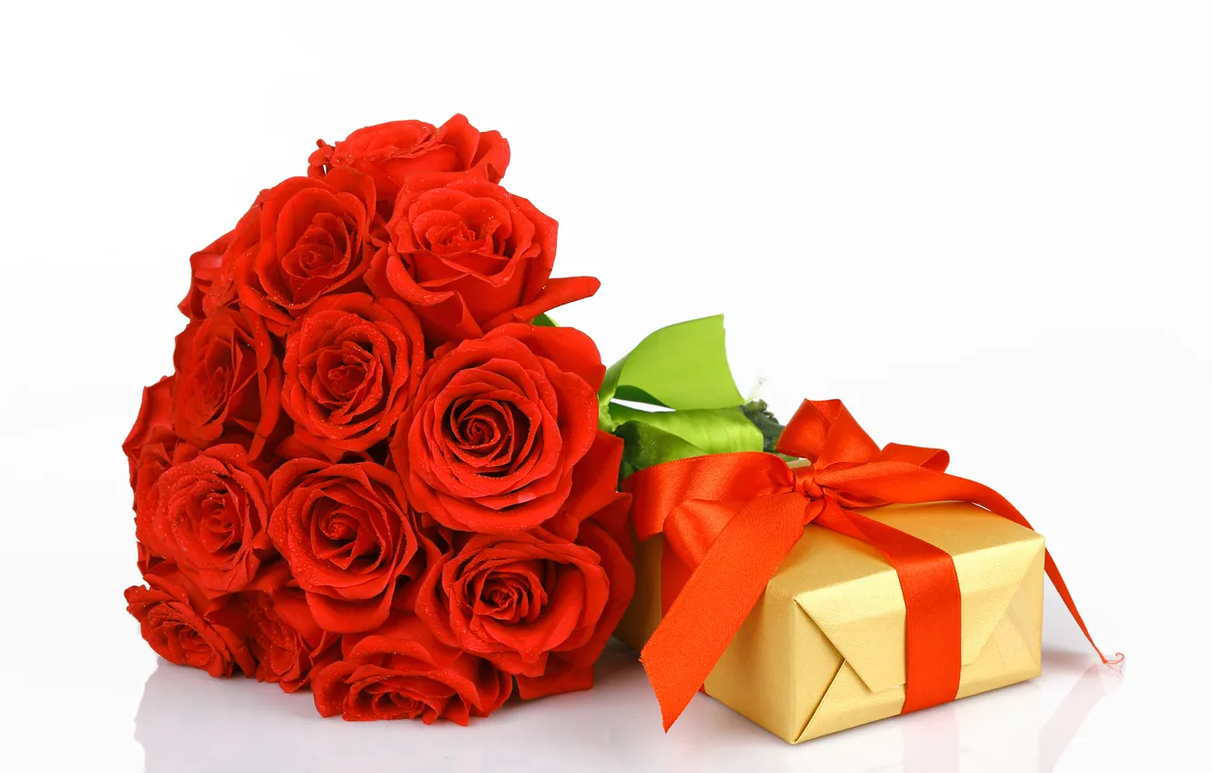 Фото обои подарок, розы, букет, лента, бутоны