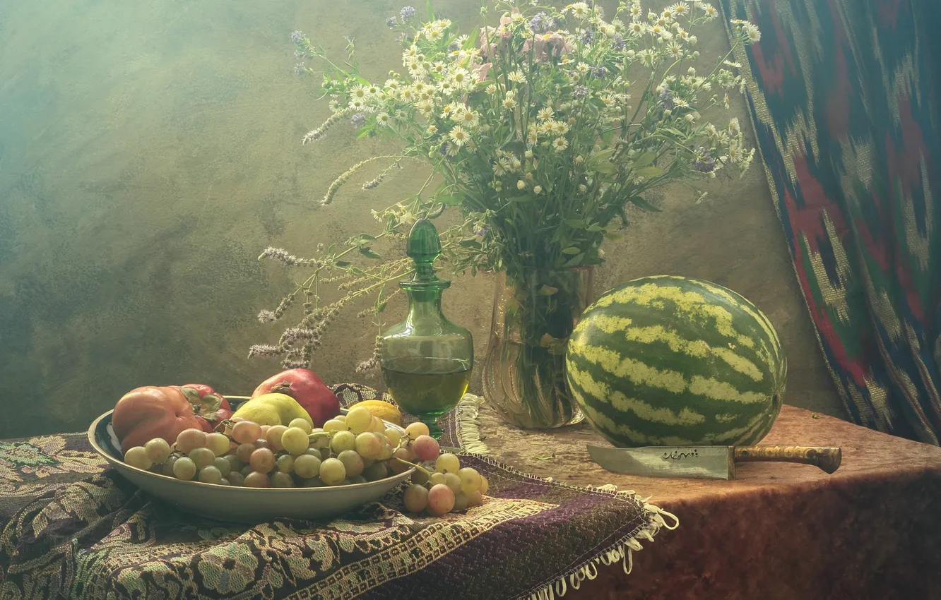 Фото обои стол, букет, нож, Натюрморт с арбузом и фруктами