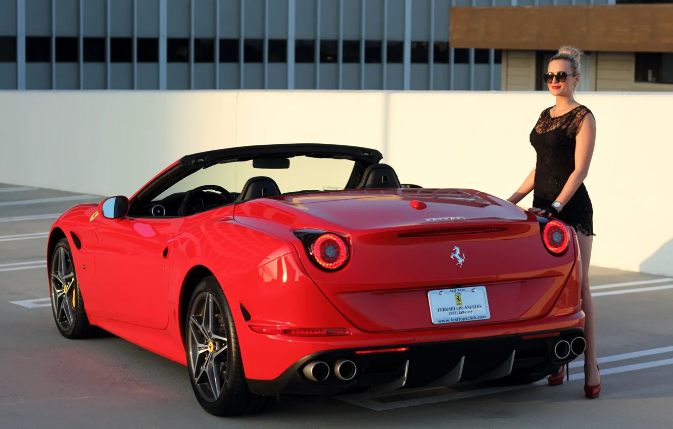 Фото обои девушка, Девушки, очки, стоянка, Ferrari, красный авто