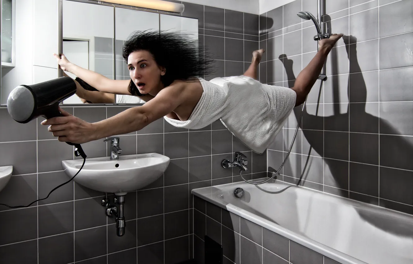 Фото обои brunette, funny, Bath Room, Hair Dryer
