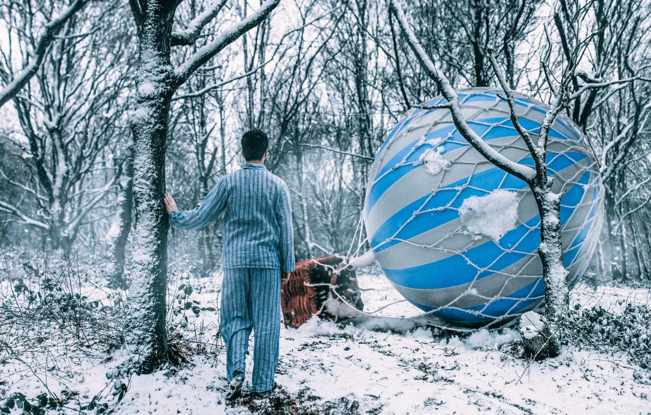 Фото обои лес, воздушный шар, сон, мужчина, пижама, Adam Bird