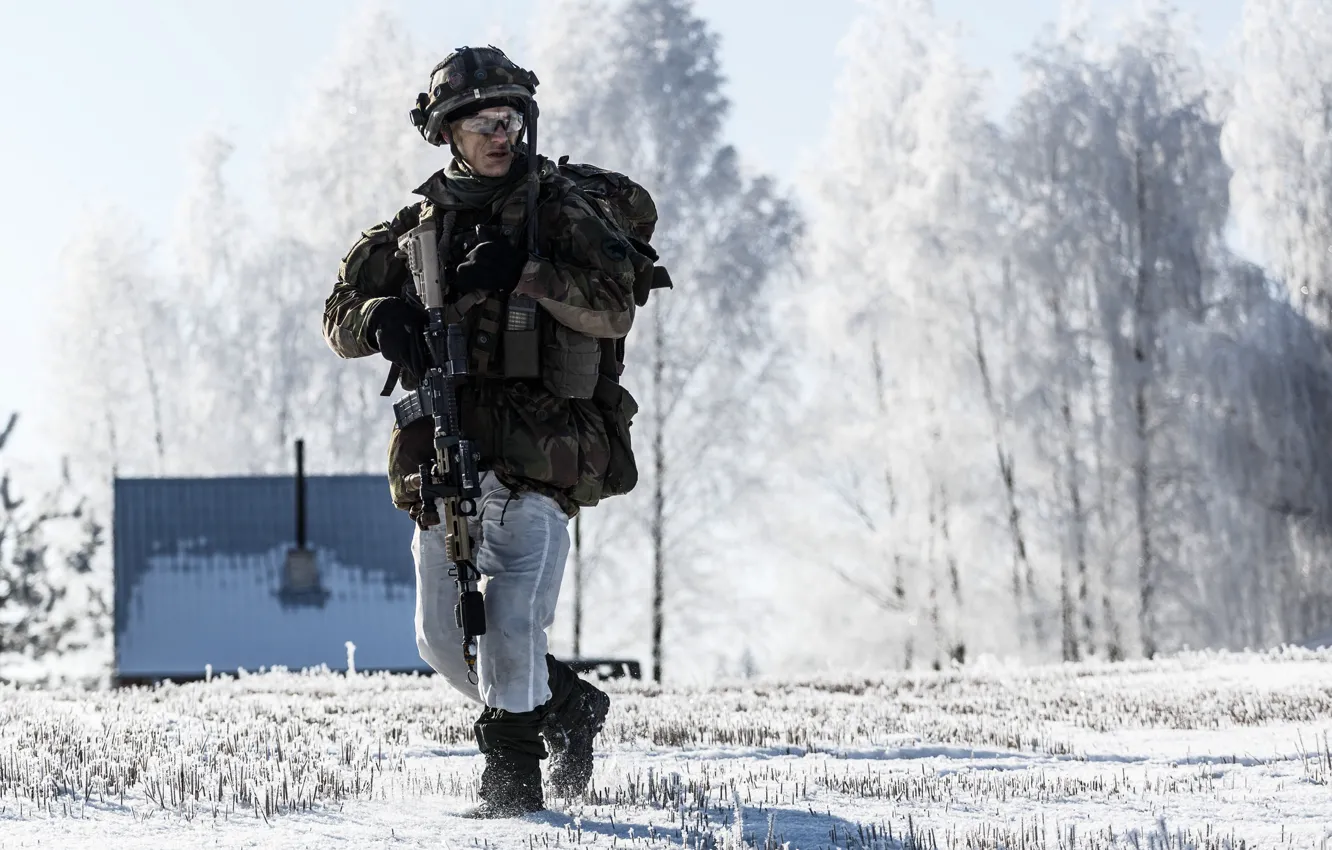 Фото обои зима, солдат, экипировка