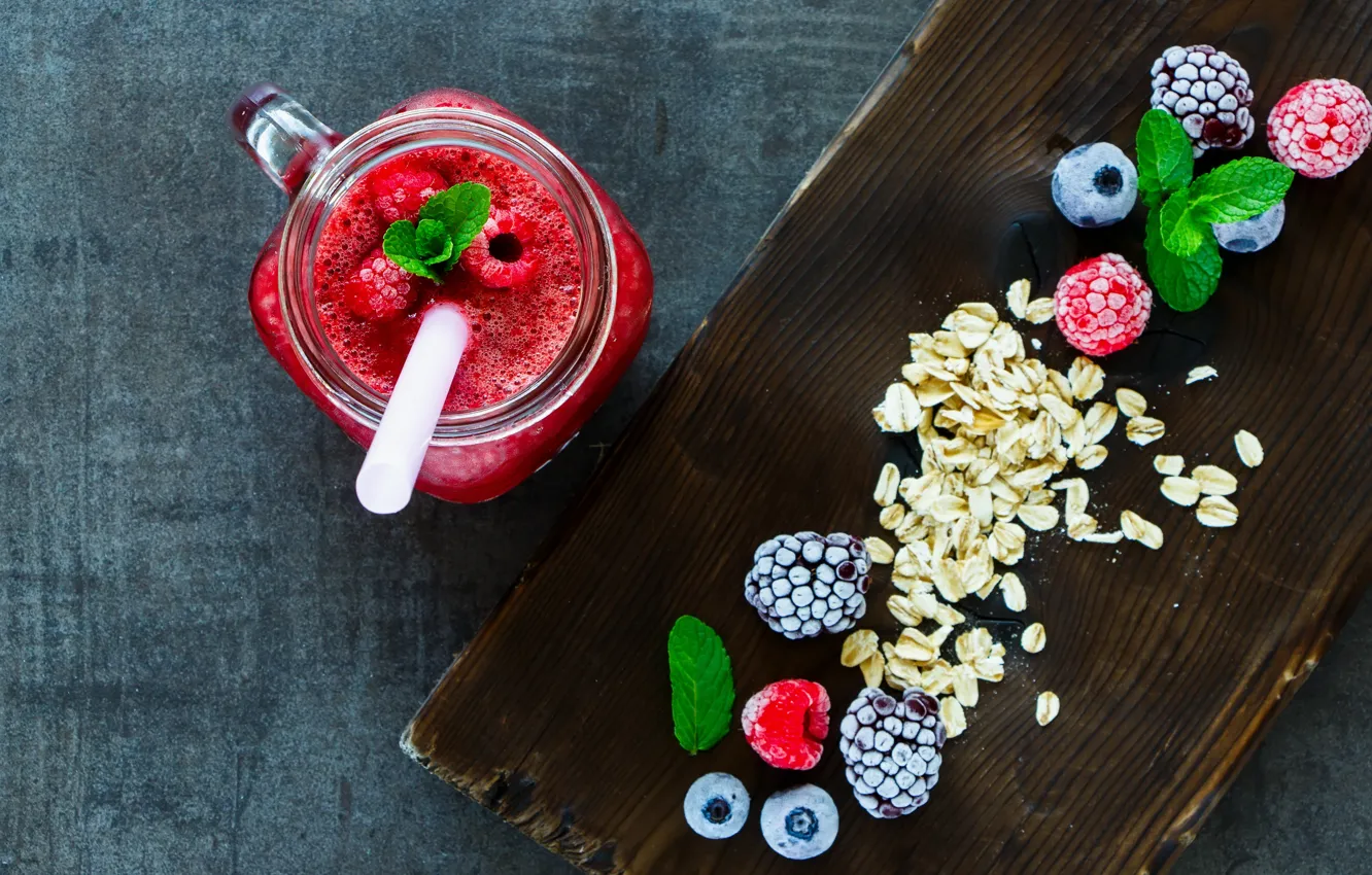 Фото обои ягоды, малина, завтрак, черника, кружка, трубочка, напиток, ежевика