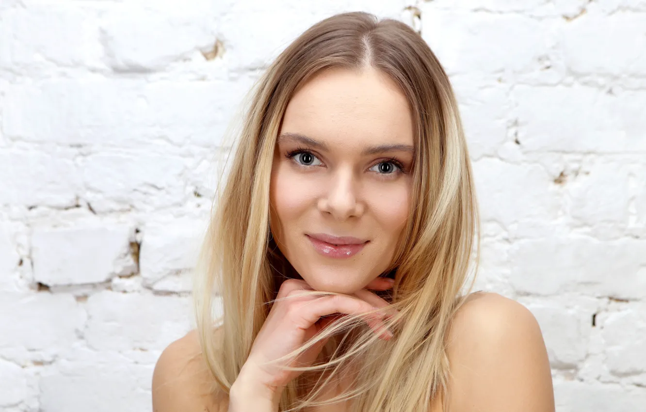 Фото обои Model, Smile, Portrait, Close Up, White Background, Karissa Diamond