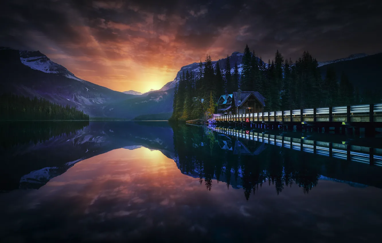 Фото обои Канада, озеро Эмералд, Emerald Lake Sunrise