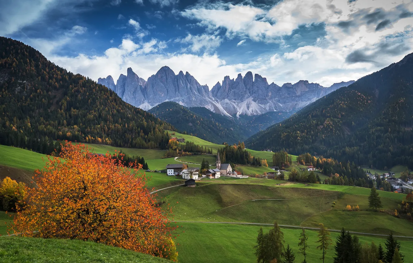 Фото обои осень, горы, Италия, церковь, Santa Magdalena, Доломиты