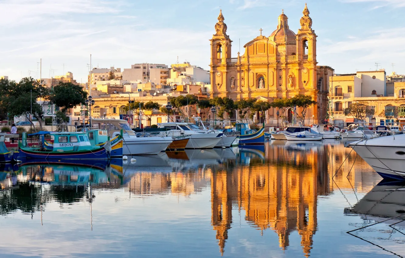 Фото обои отражение, лодки, собор, катера, гавань, Malta, Мальта, Валлетта