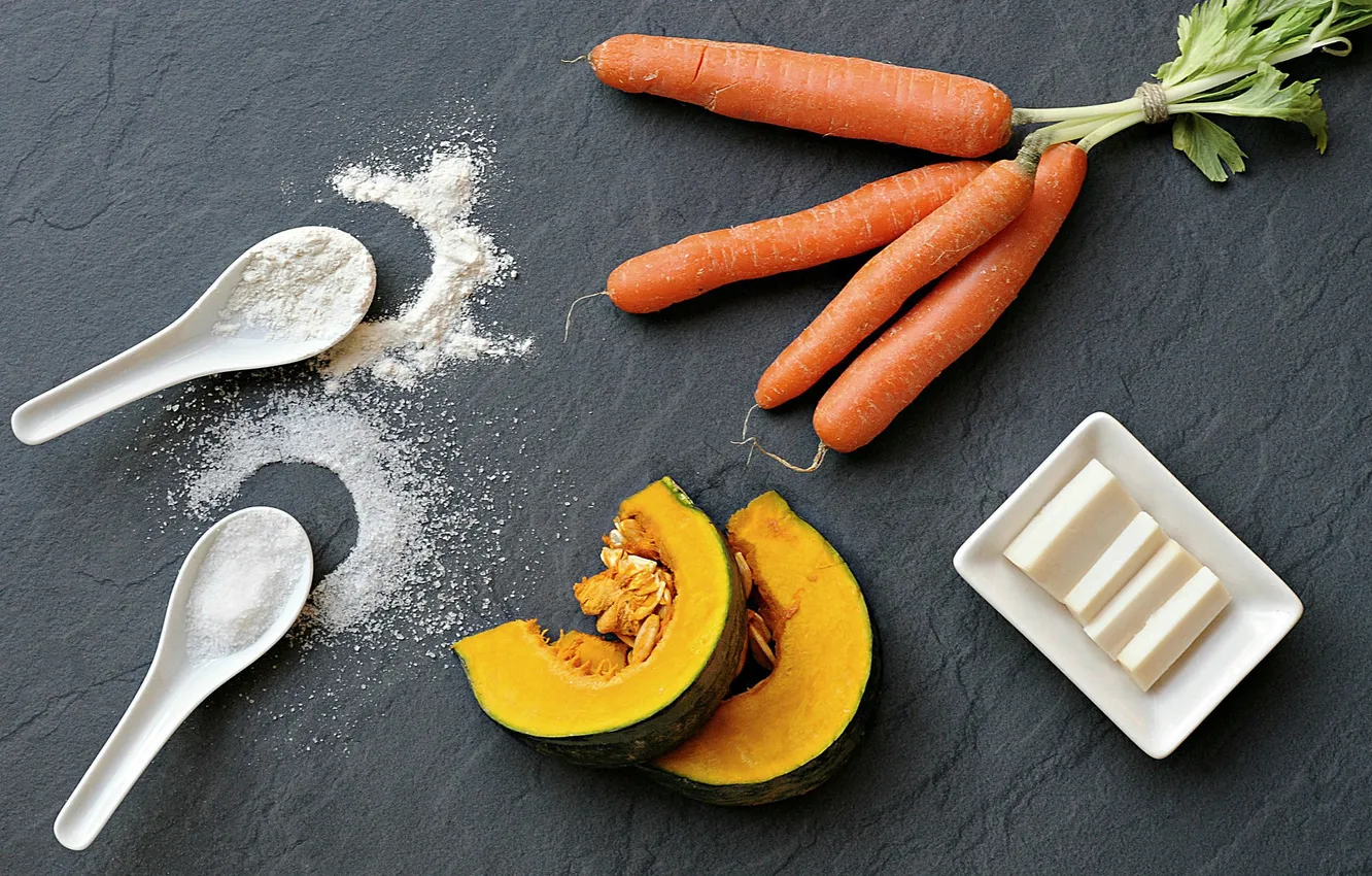 Фото обои sugar, pumpkin, table, cheese, bowl, spoons, carrots, wheat flour