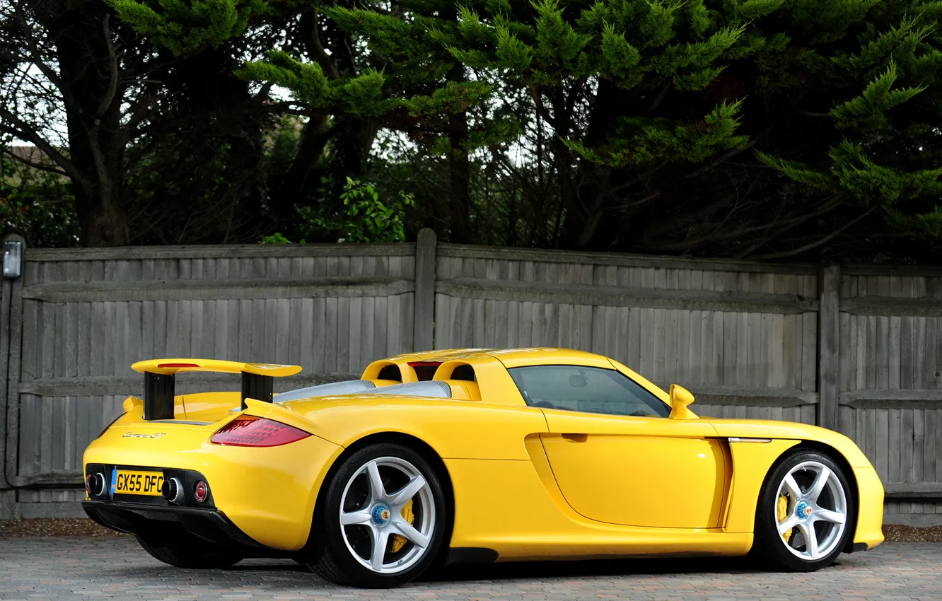 Фото обои желтый, Porsche, суперкар, Порше, вид сзади, Carrera GT, Каррера ГТ