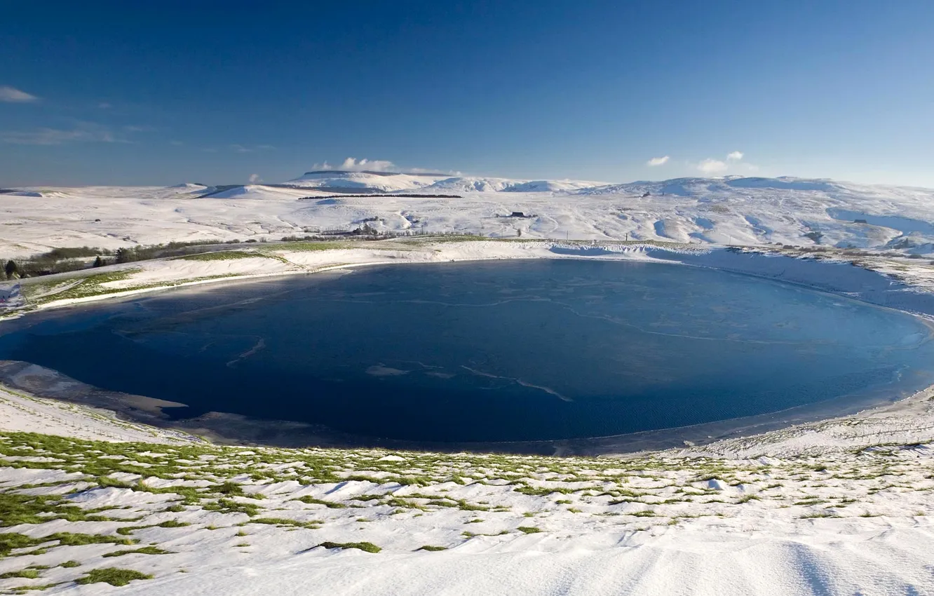 Фото обои зима, снег, озеро, гора, вулкан, Овернь, La Godivelle, Пюи-де-Дом