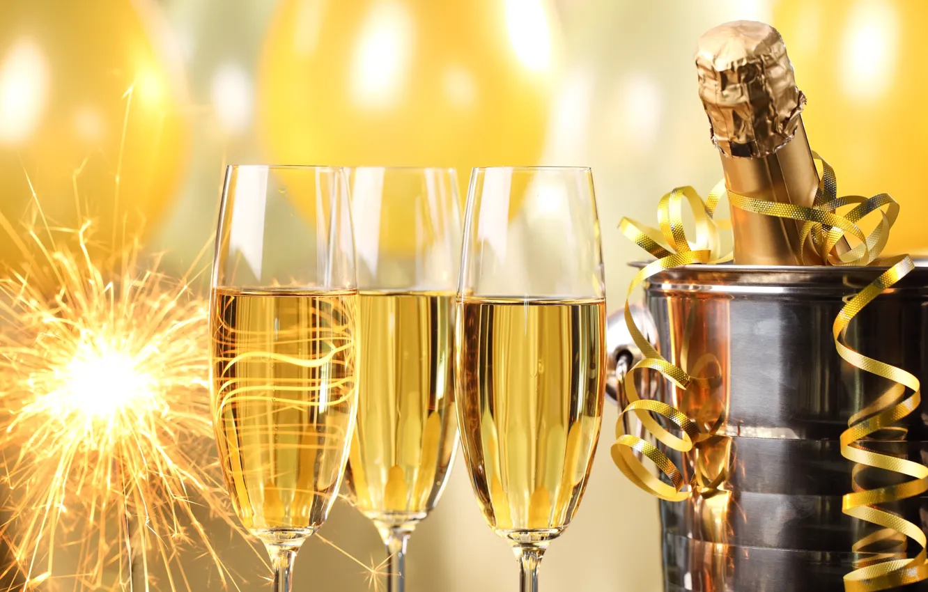 Фото обои шары, бутылка, Новый Год, бокалы, golden, шампанское, серпантин, New Year