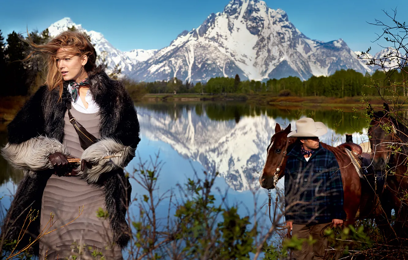 Фото обои лес, пейзаж, горы, природа, озеро, шляпа, актриса, лошади