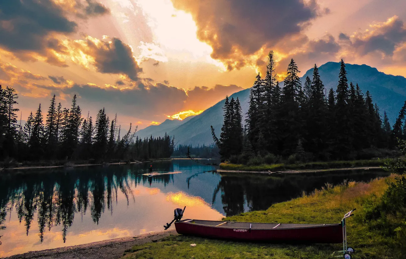 Фото обои пейзаж, закат, горы, природа, река, лодка, Канада, Альберта