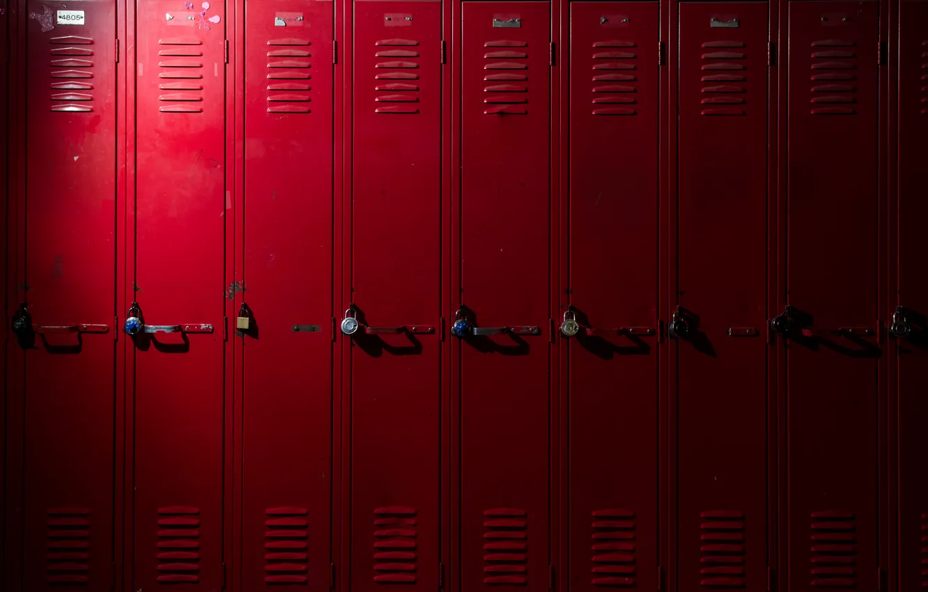 Фото обои metal, red, locks, lockers