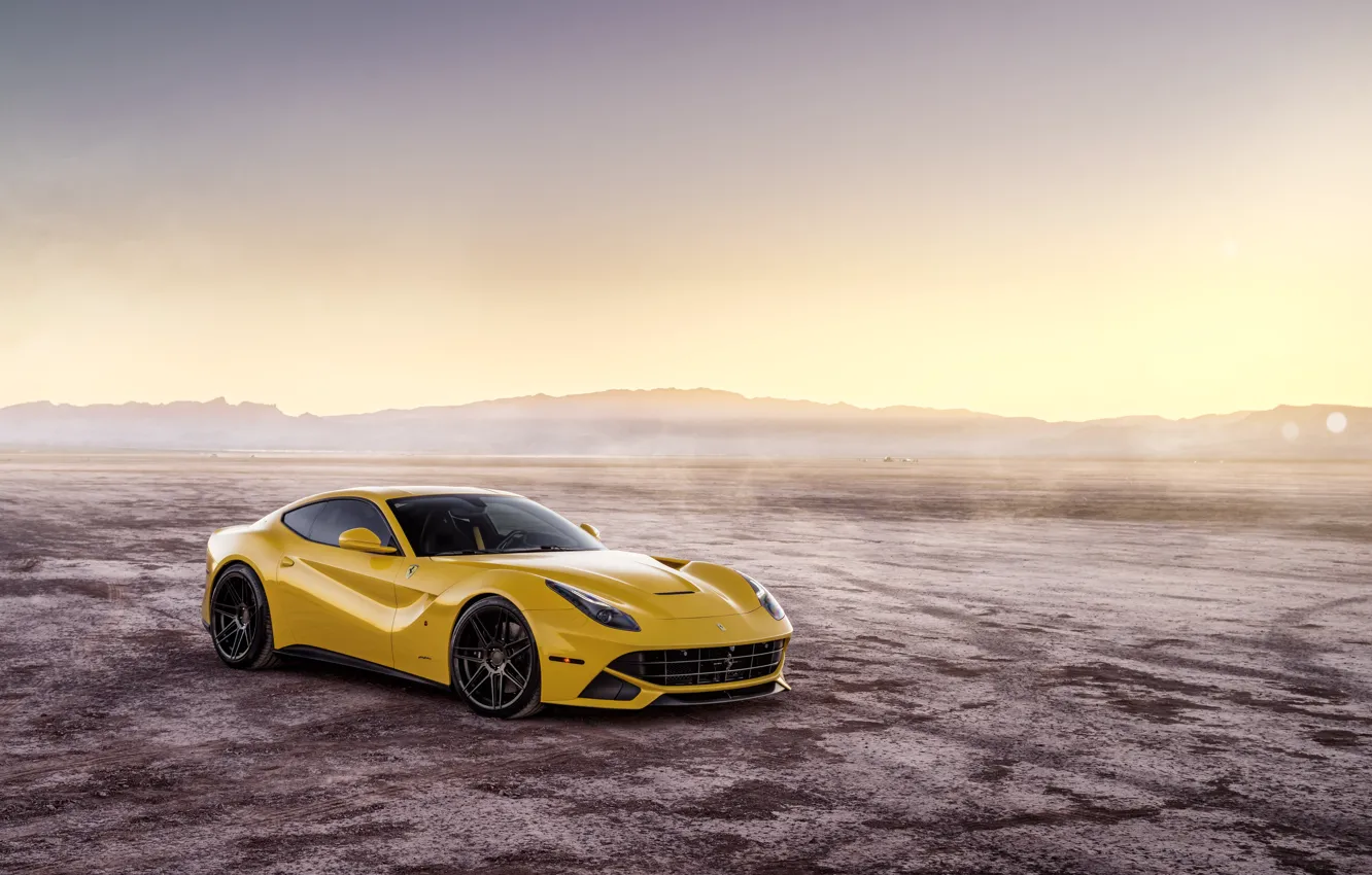 Фото обои пустыня, желтая, Ferrari F12