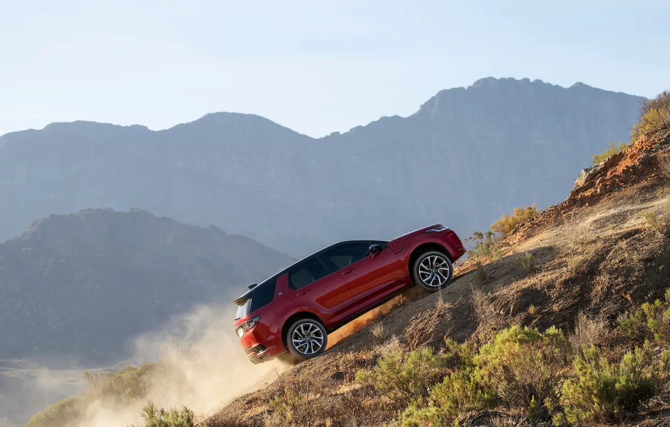 Фото обои горы, пыль, Land Rover, подъём, кроссовер, SUV, 2020, Discovery Sport