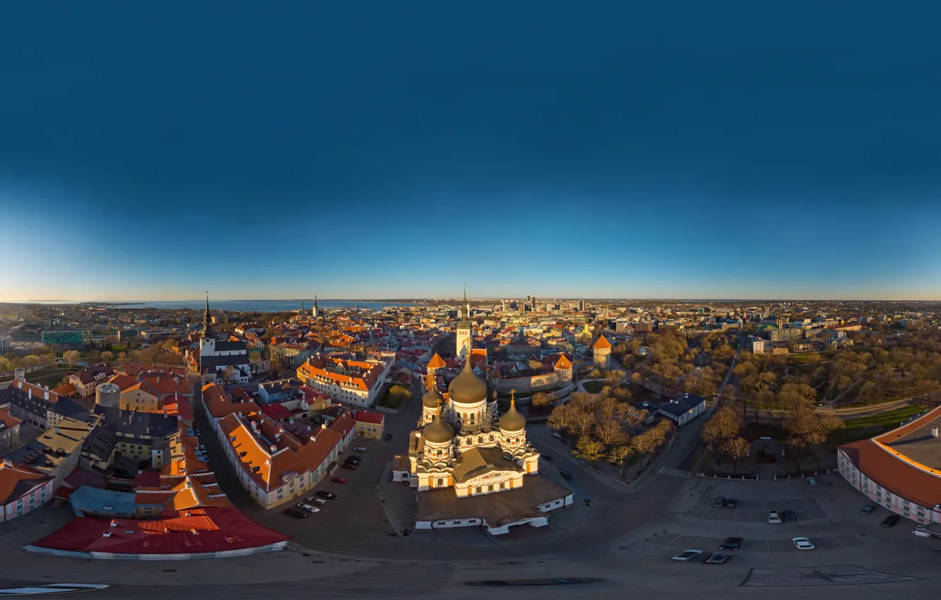 Фото обои море, небо, город, рассвет, побережье, дома, Эстония, Таллин