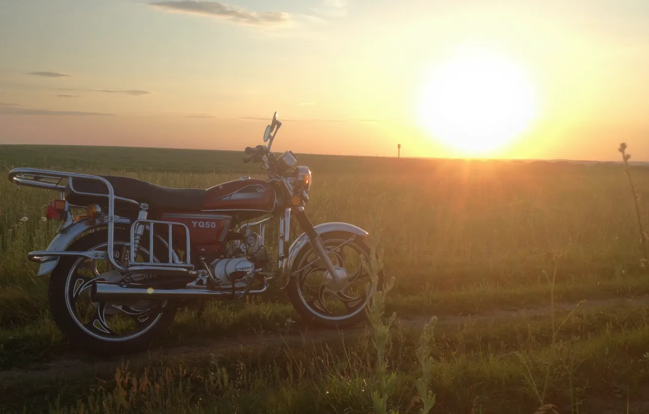 Фото обои поле, лето, солнце, пейзаж, закат, природа, мотоциклы, техника