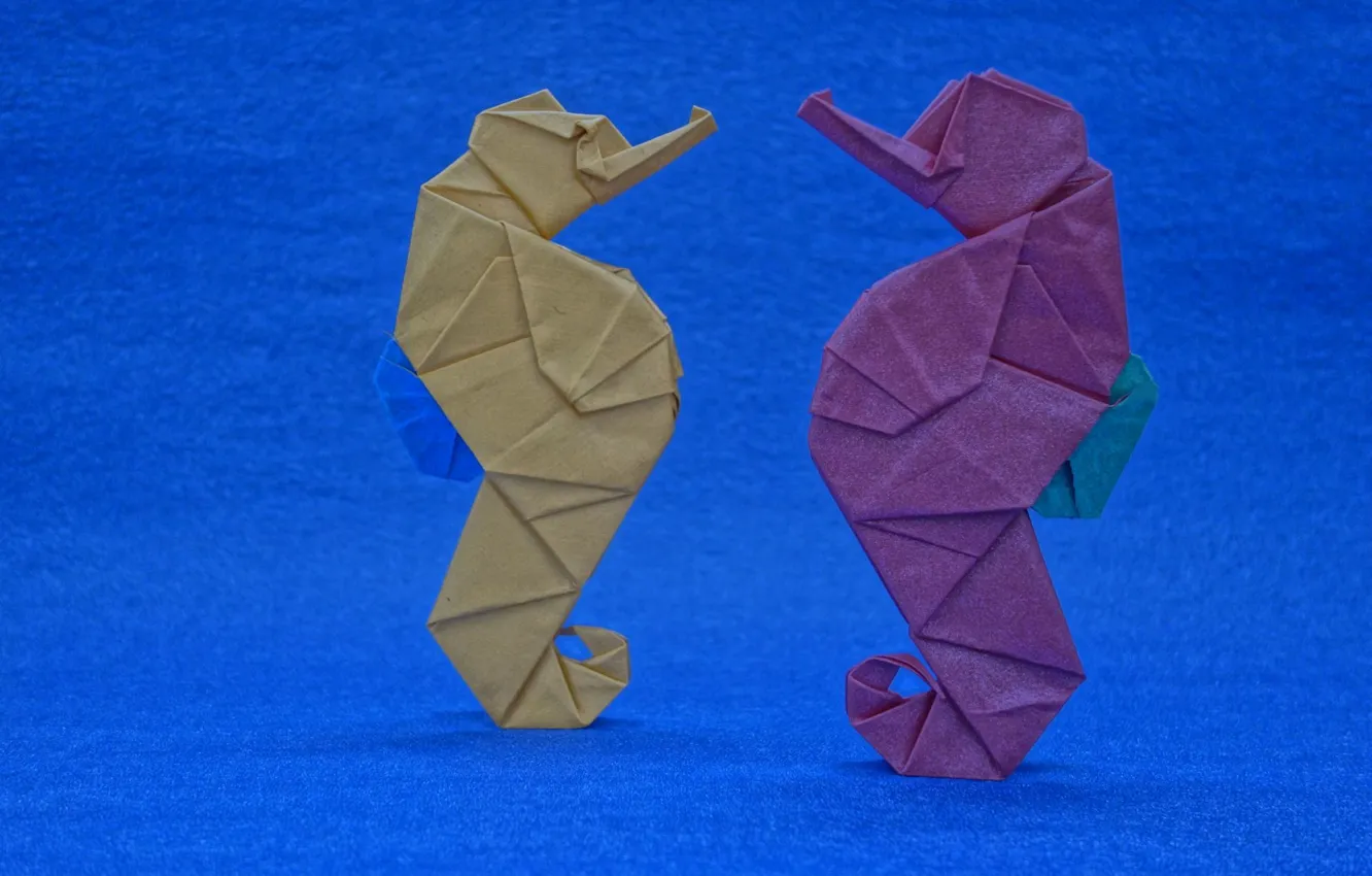 Фото обои бумага, фон, оригами, морские коньки