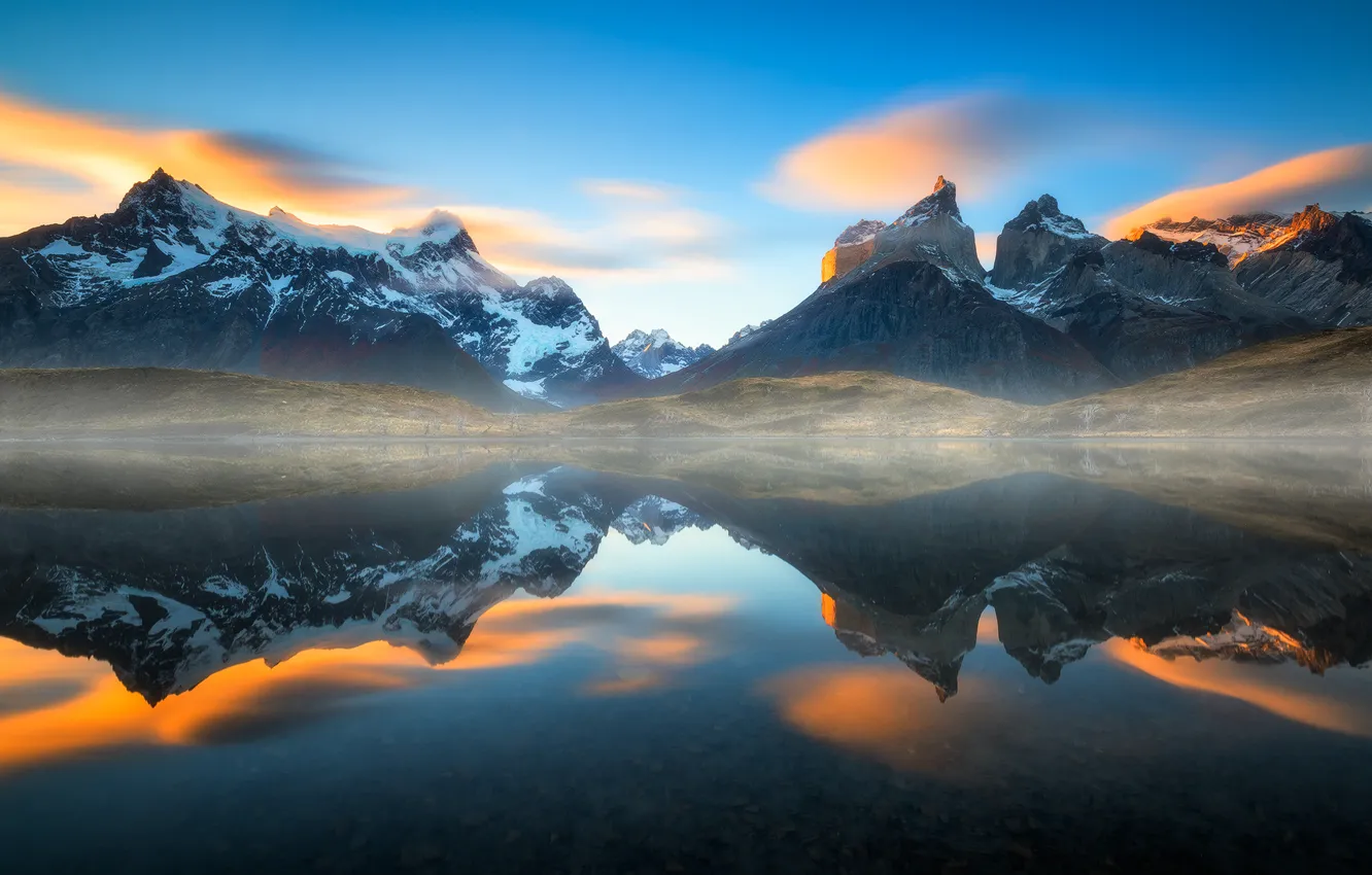 Фото обои отражения, озеро, дымка, Чили, Южная Америка, Патагония, горы Анды