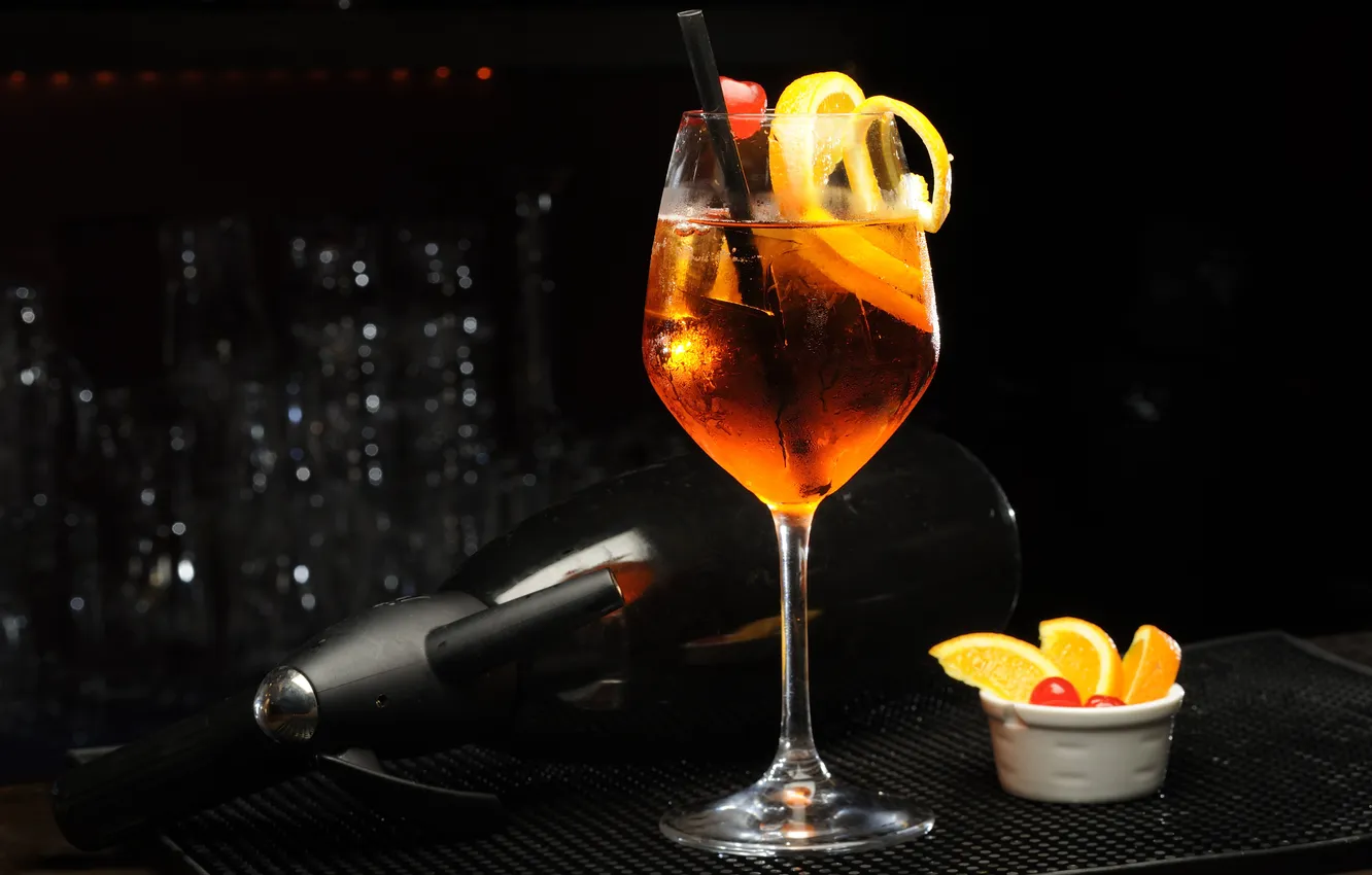 Фото обои вишня, апельсин, бар, коктейль, трубочка