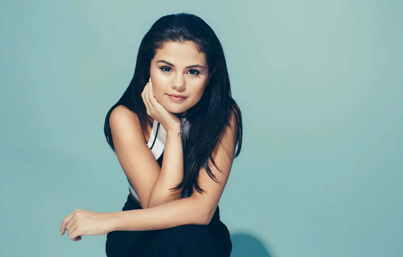 Фото обои взгляд, фон, актриса, брюнетка, певица, Селена Гомес, Selena Gomez, iHeartRadio