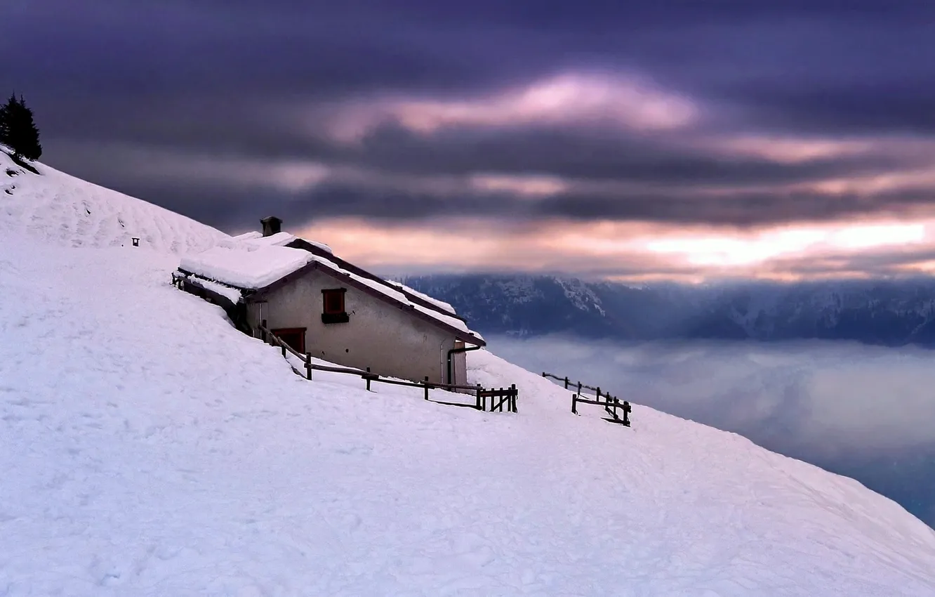 Фото обои зима, снег, горы, дом, гора, склон