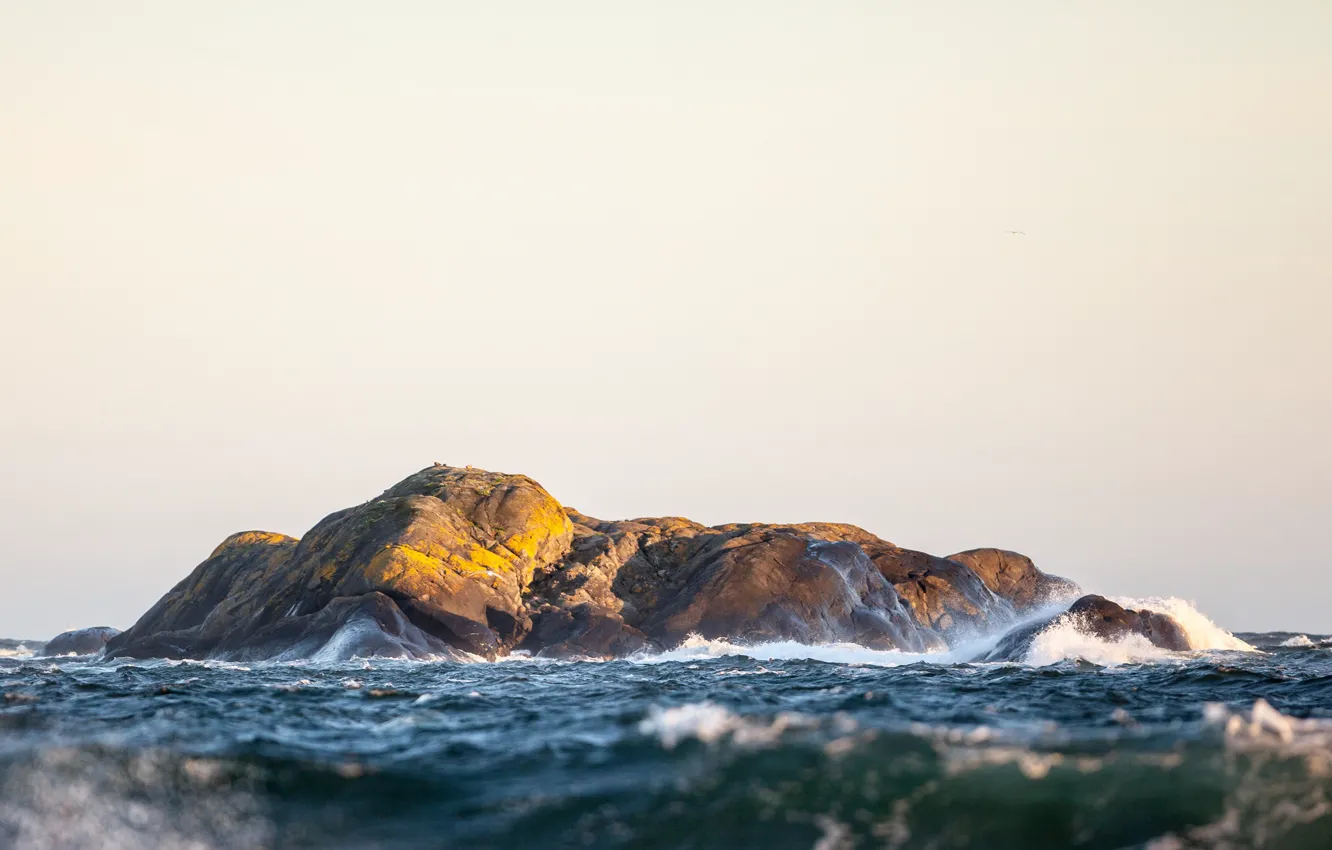 Фото обои waves, sea, sunlight, islet