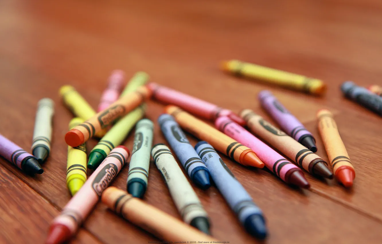Фото обои стол, карандаши, разноцветный