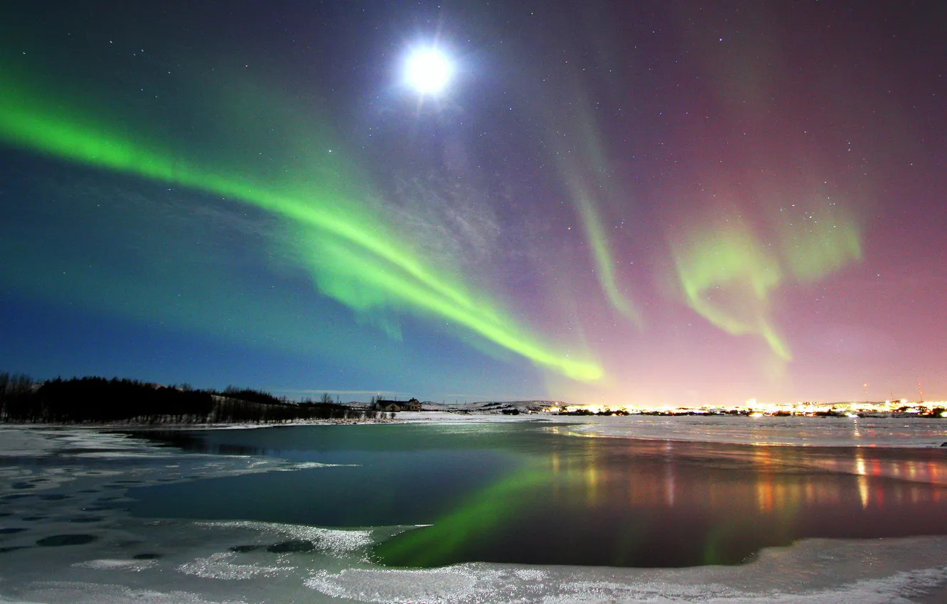 Фото обои вода, звезды, деревья, ночь, огни, северное сияние, Исландия