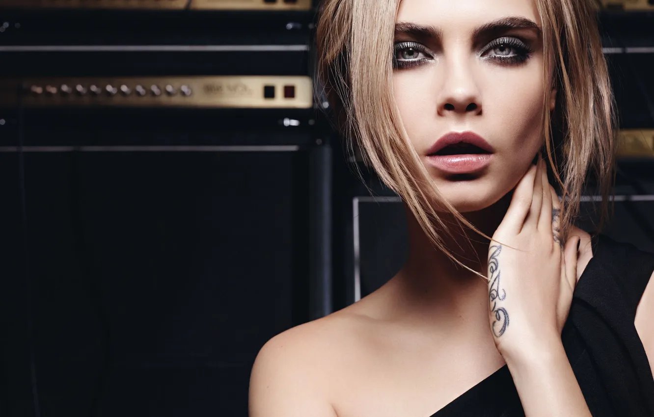 Фото обои взгляд, поза, модель, макияж, актриса, тату, Cara Delevingne, Кара Делевинь