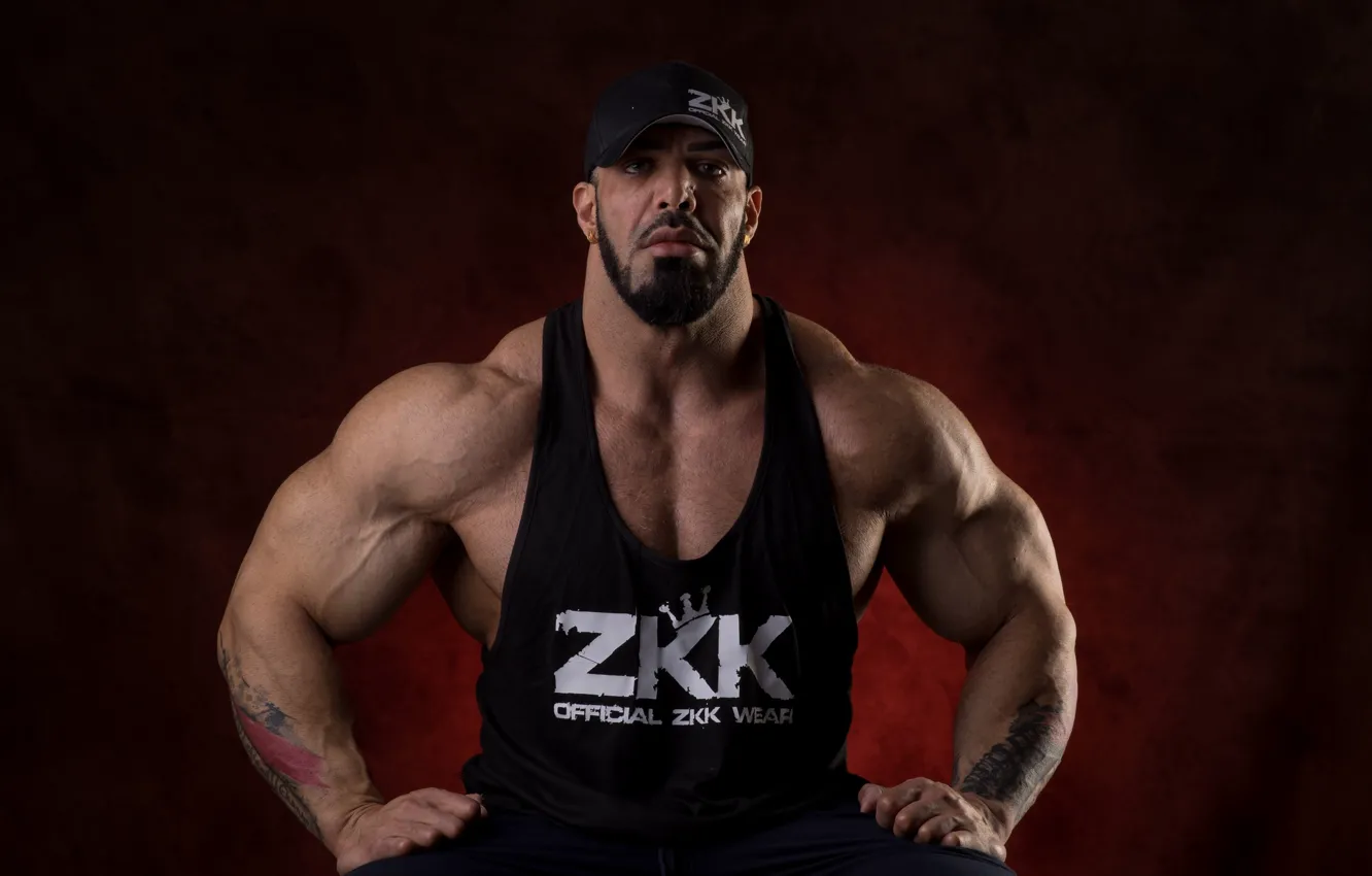 Фото обои поза, кепка, бейсболка, muscle, мышцы, атлет, бодибилдер, biceps