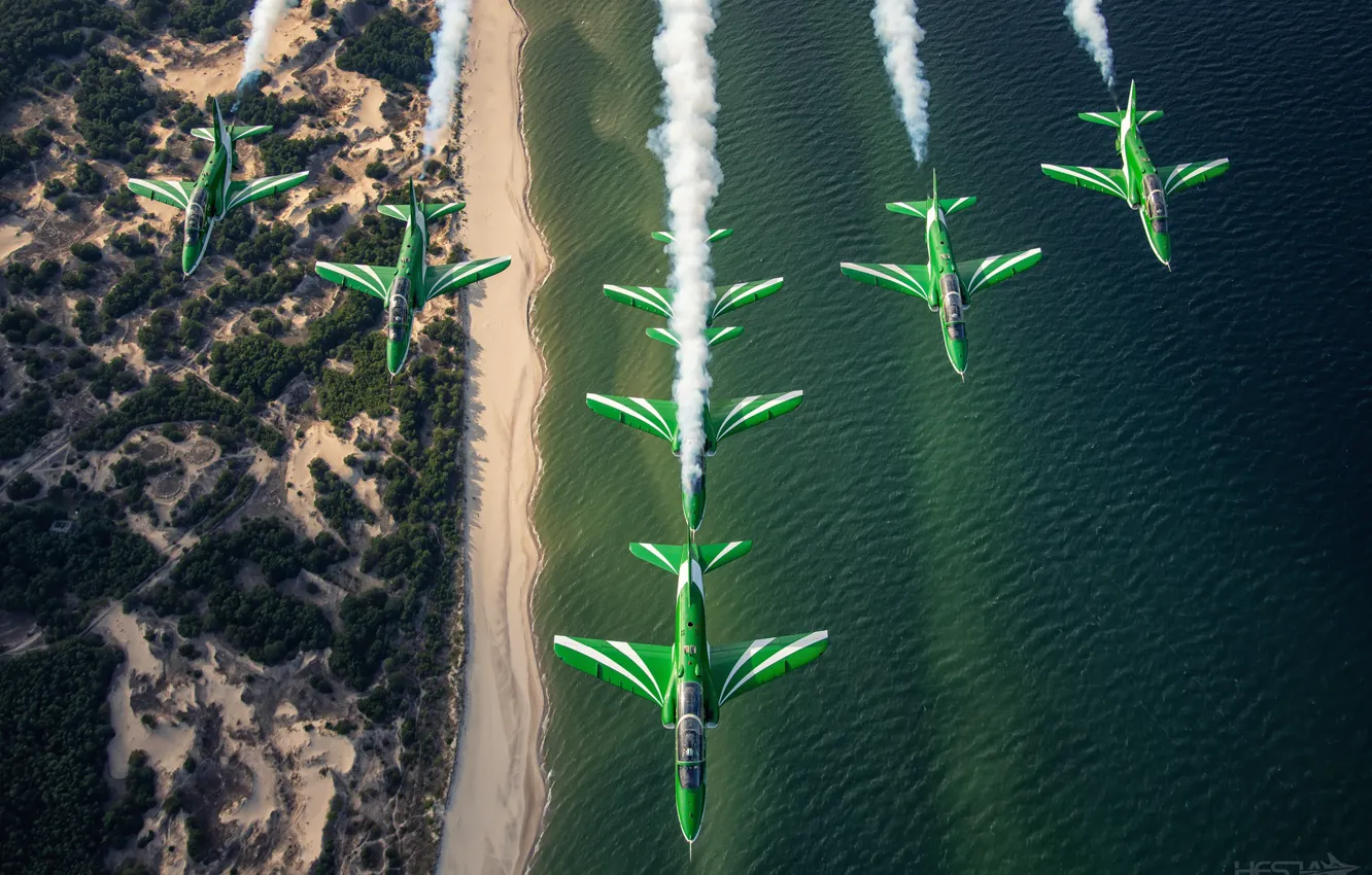 Фото обои Море, Дым, Берег, Пилотажная группа, Hawker Siddeley Hawk, Звено, HESJA Air-Art Photography, Saudi Hawks