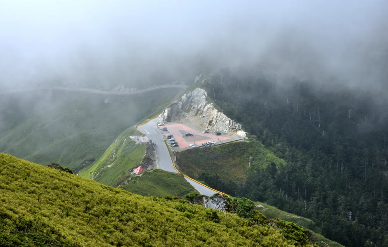 Фото обои дорога, облака, горы, машины, природа, горная дорога