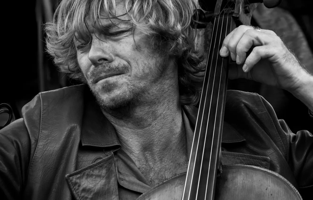 Фото обои музыкант, Cellist