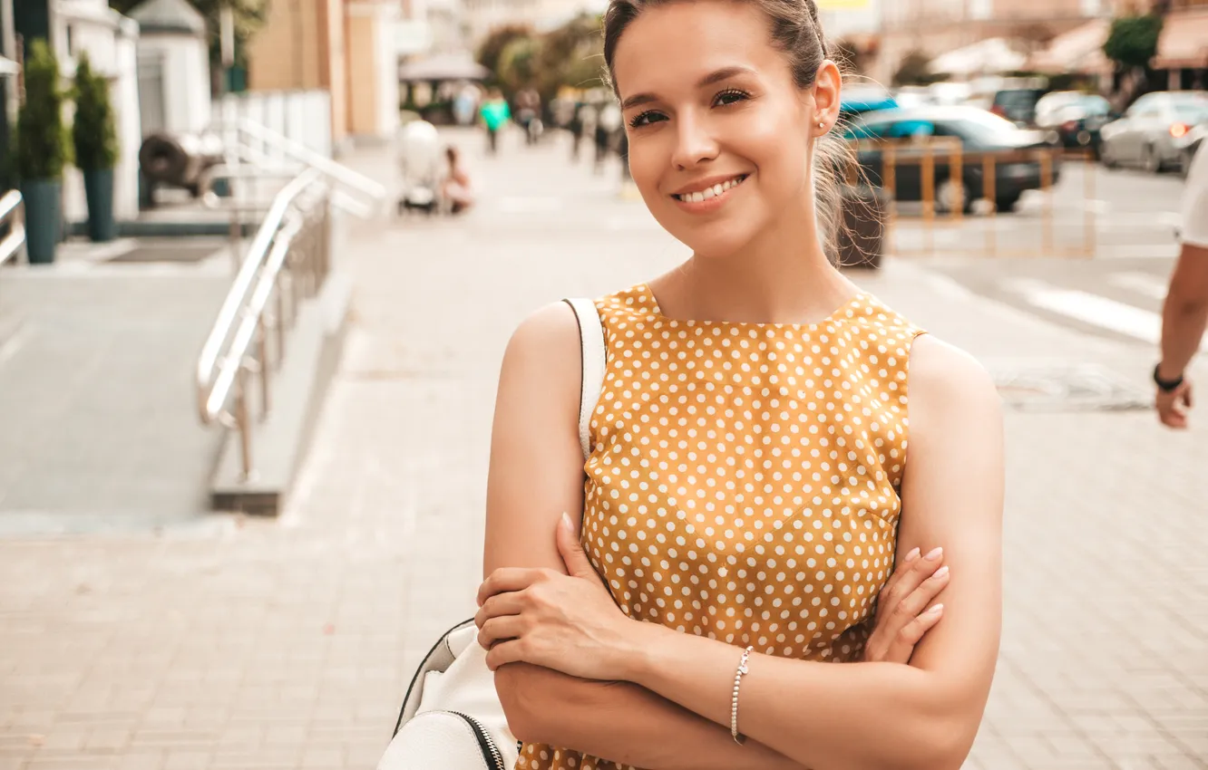 Фото обои girl, dress, beautiful, street, pretty, sweet