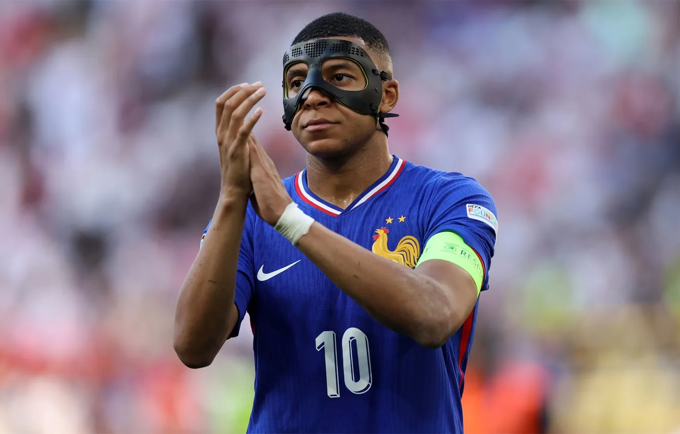 Фото обои футбол, маска, символика, сборная Франции, Kylian Mbappe, Килиан Мбаппе, Евро-2024, Euro-2024