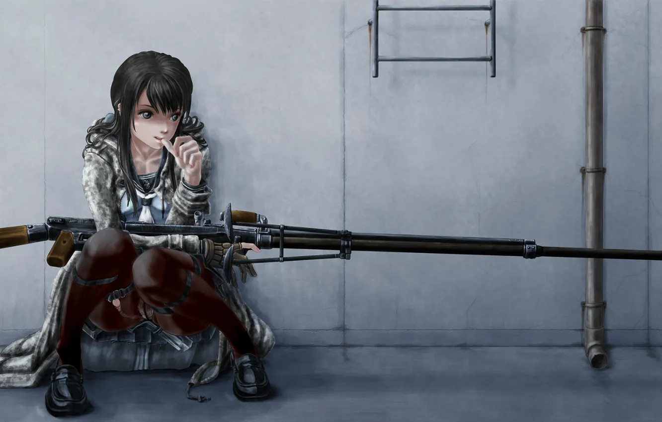 Фото обои стена, ржавчина, труба, школьница, камуфляж, черные волосы, винтовка, снайперская винтовка