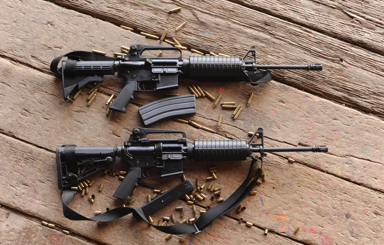 Фото обои доски, гильзы, автоматы, m4a1, штурмовые винтовки, м4а1