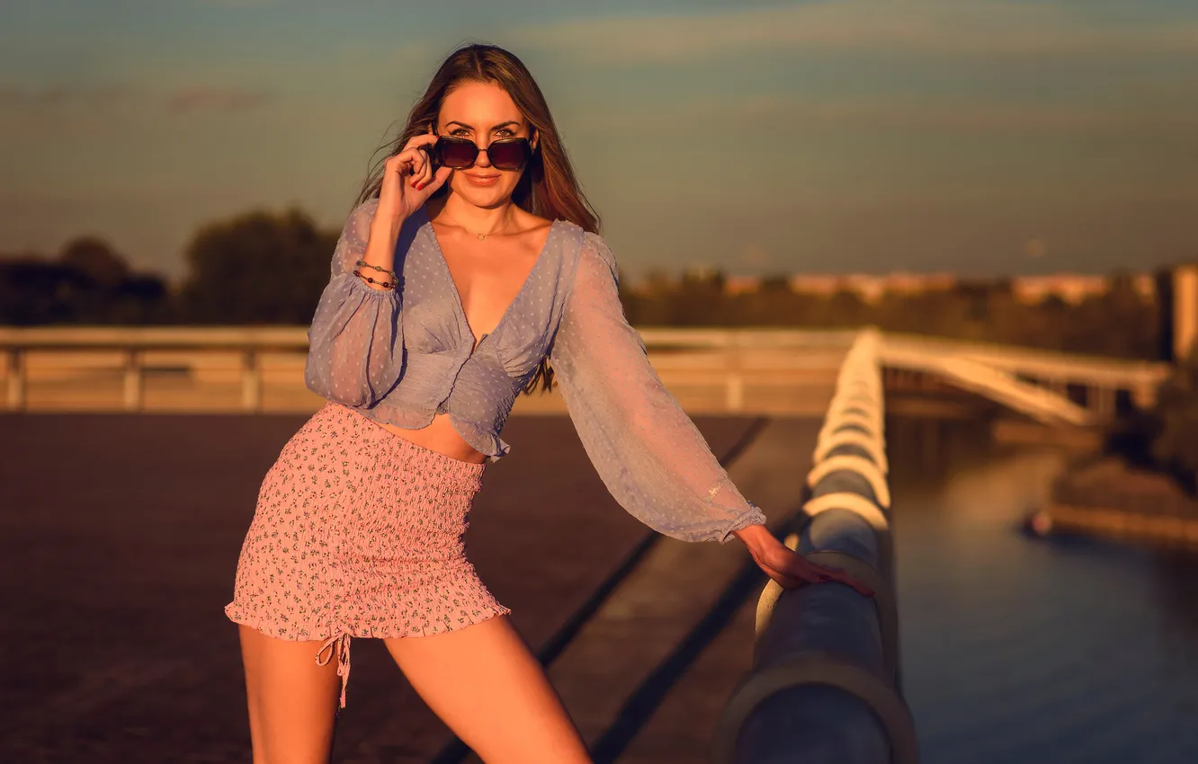Фото обои девушка, поза, юбка, очки, блузка, длинные волосы, Esmeralda