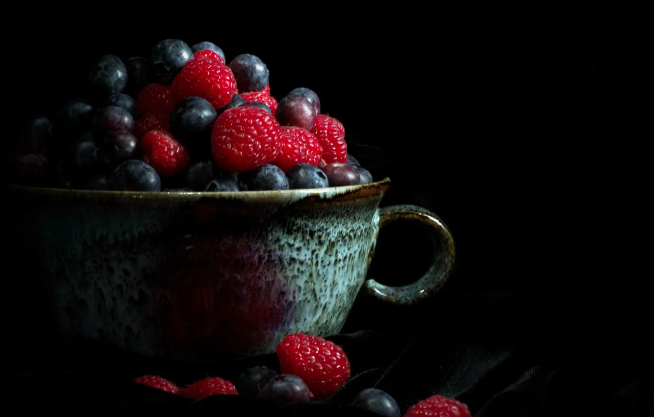 Фото обои ягоды, малина, черника