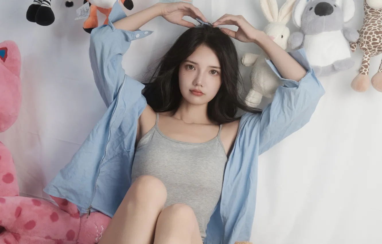 Фото обои Beautiful, Asian, Model, Bed, Woman, Heart, Cute, Lying Down