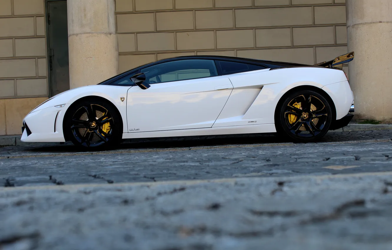 Фото обои Lamborghini, wall, white, Gallardo, supercar, street, LP560-4