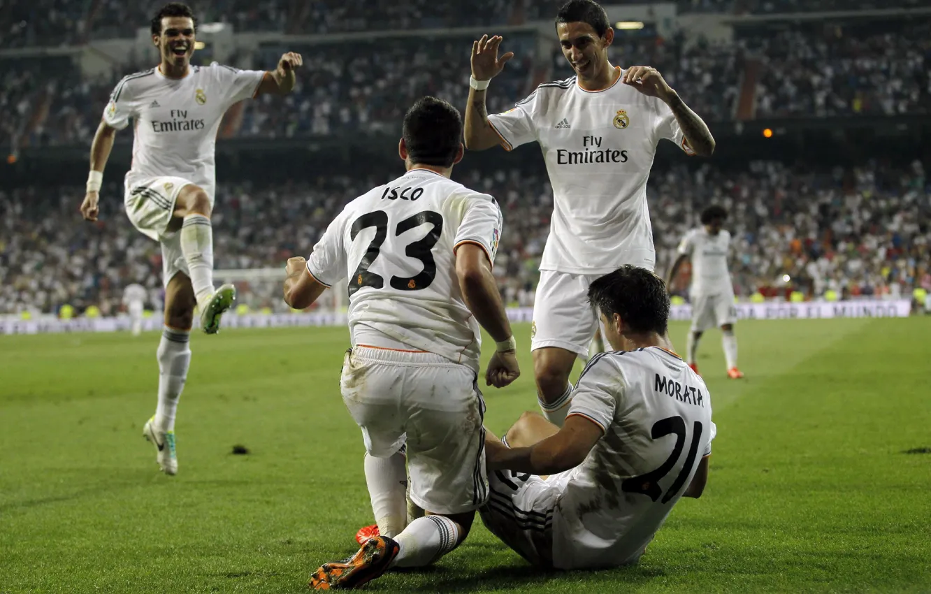 Фото обои футбол, форма, Cristiano Ronaldo, футболист, football, Роналду, игрок, Реал Мадрид